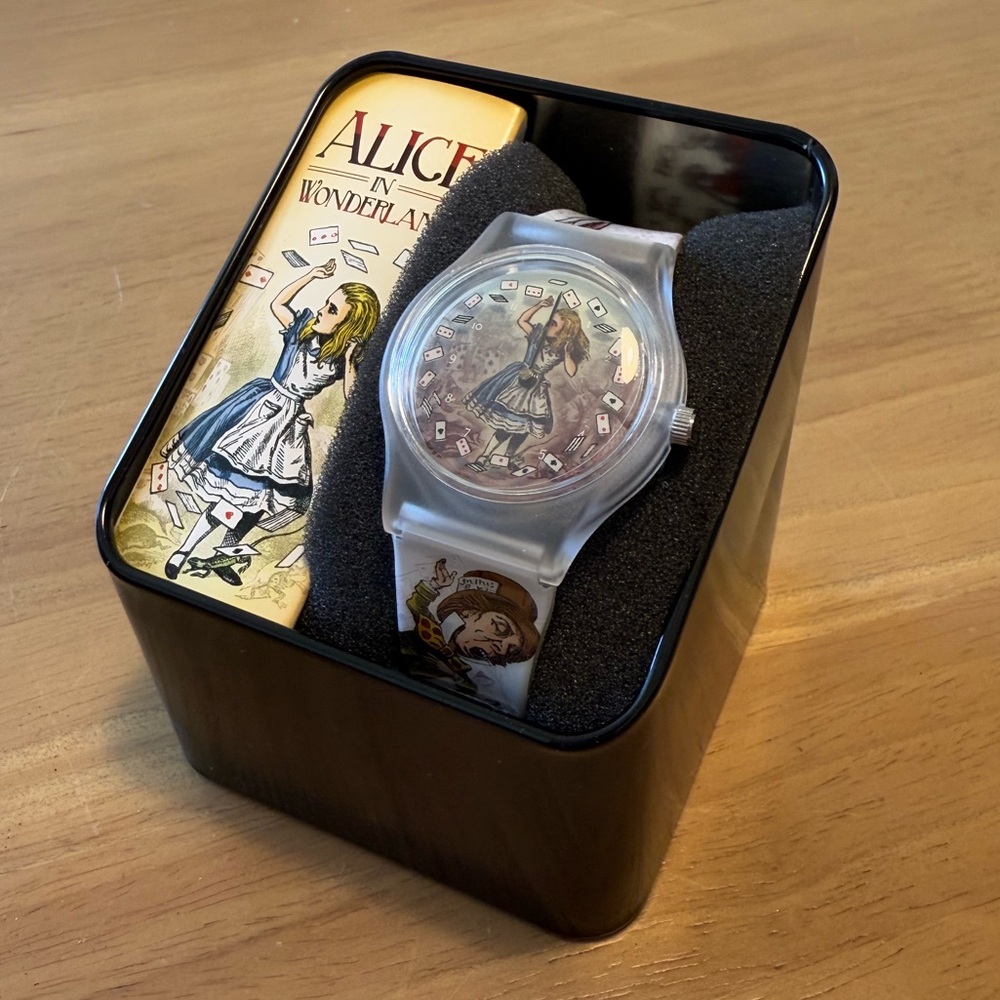 NEW NWT alice in wonderland watch unemployed philosophers guild rabbit clock